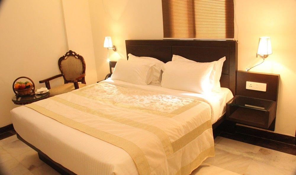 Oyo Flagship Hotel Rudra Palace Agra  Ngoại thất bức ảnh