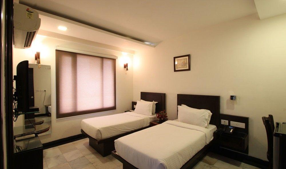 Oyo Flagship Hotel Rudra Palace Agra  Ngoại thất bức ảnh