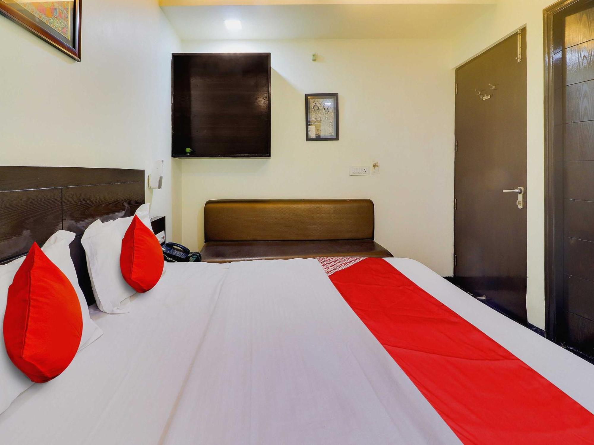 Oyo Flagship Hotel Rudra Palace Agra  Ngoại thất bức ảnh