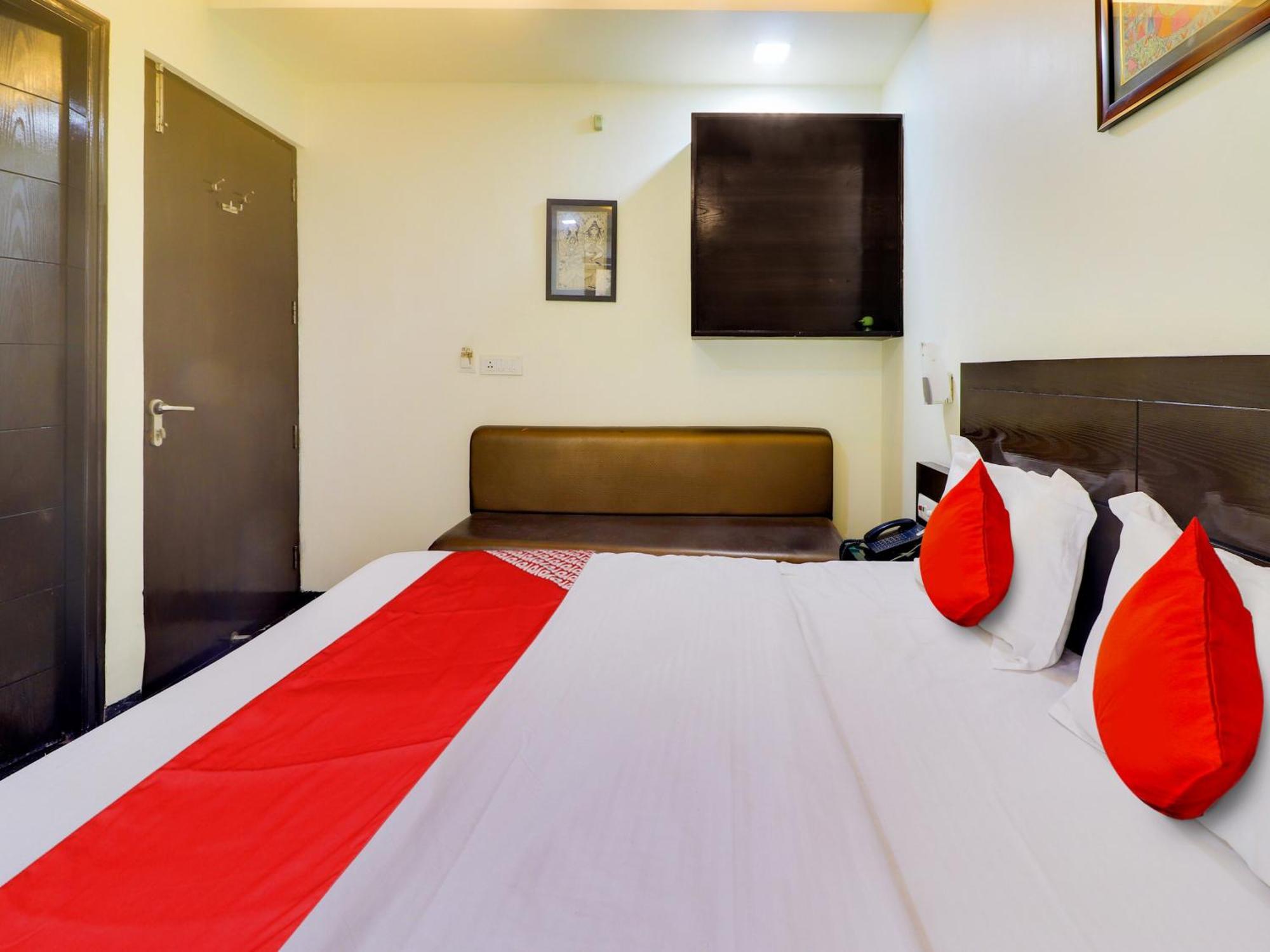 Oyo Flagship Hotel Rudra Palace Agra  Ngoại thất bức ảnh